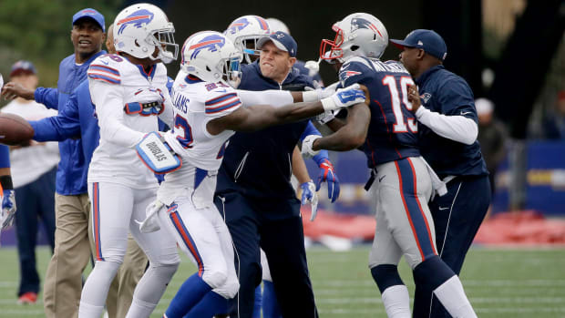 patriots-bills-malcolm-mitchell-robert-blanton-scuffle-video.jpg